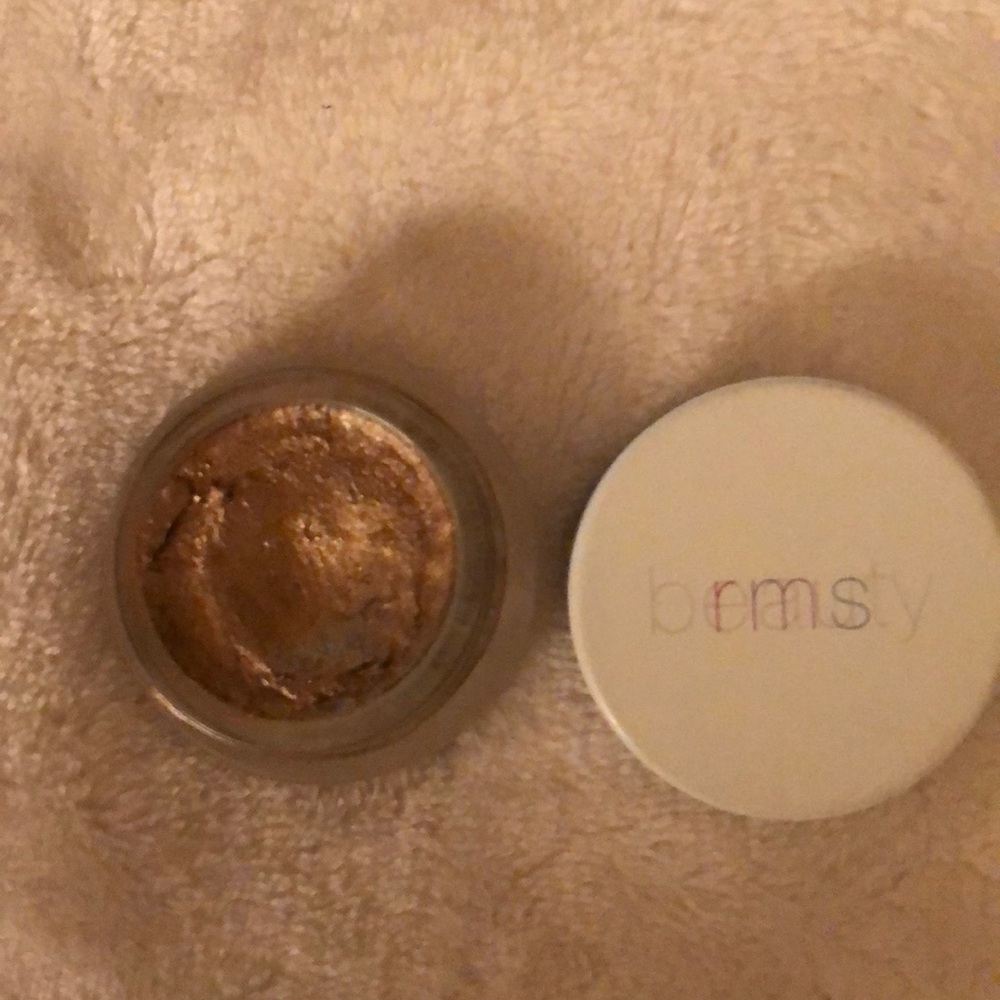 RMS cream eyeshadow in Solar